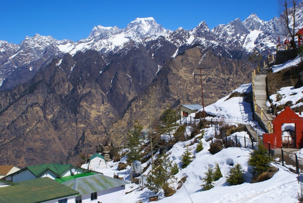 How to Reach Auli from Delhi